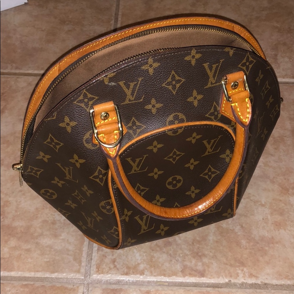 Louis Vuitton bucket purse